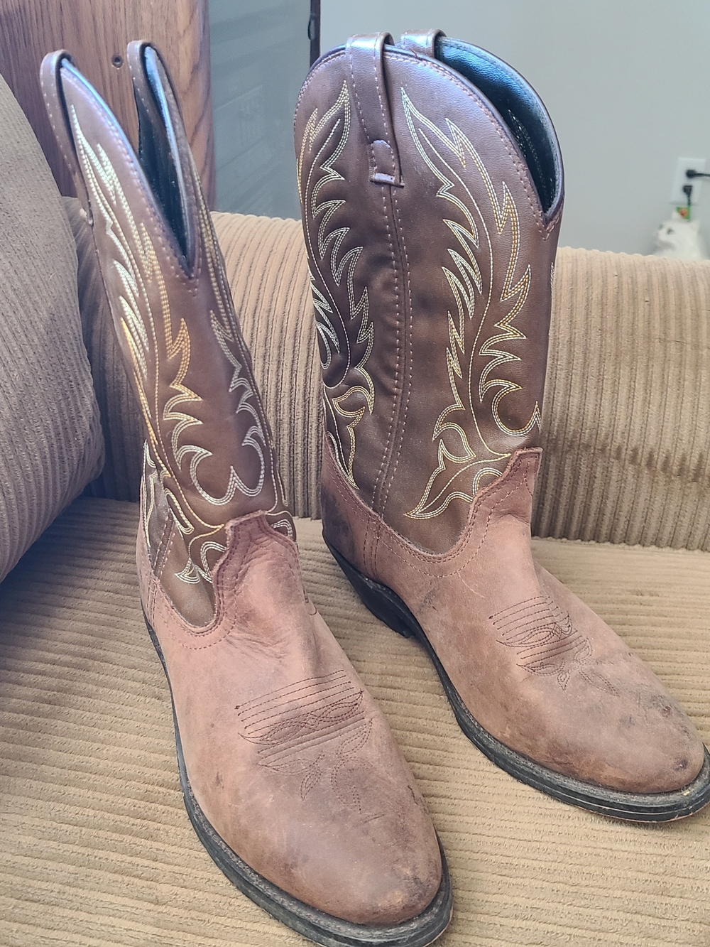 Laredo Brown Western Cowboy Boots with Gold Stitching